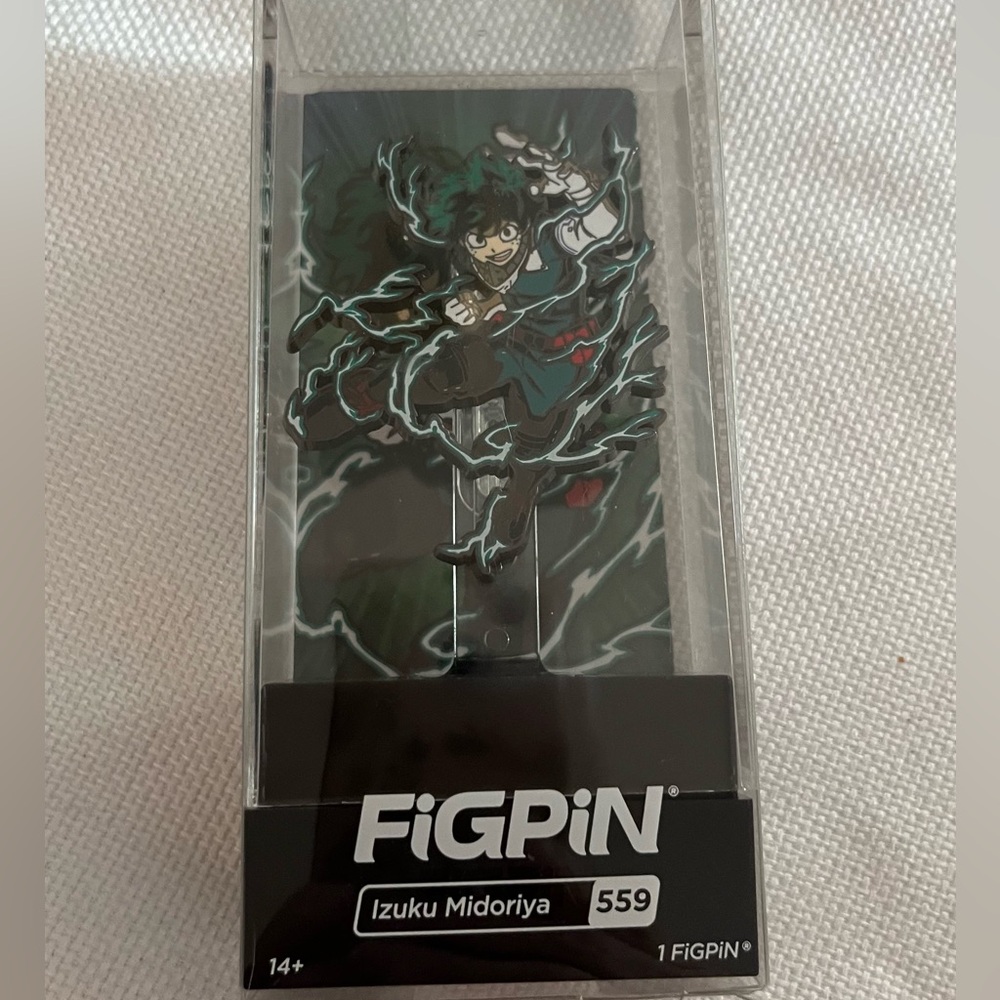 FiGPiN Izuku Midoriya Kids Accessory - Black and Green